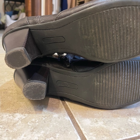 New Direction brown boot - Picture 3 of 4